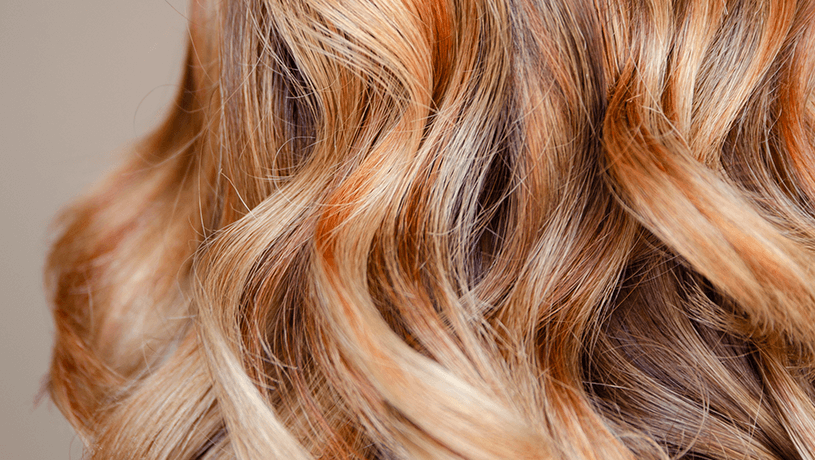 Colori capelli primavera 2026: 8 nuances che illuminano il viso